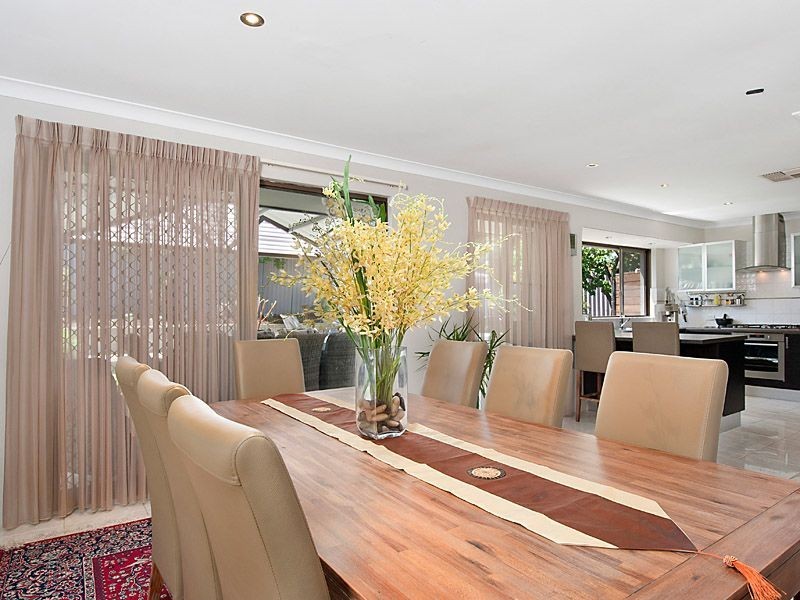 21 Gladstone Road, Leeming WA 6149