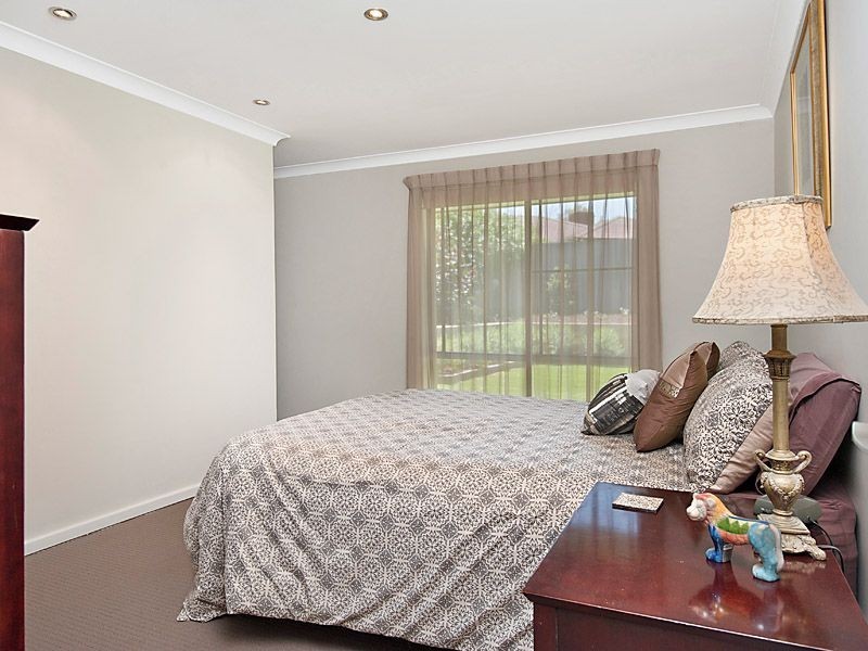 21 Gladstone Road, Leeming WA 6149