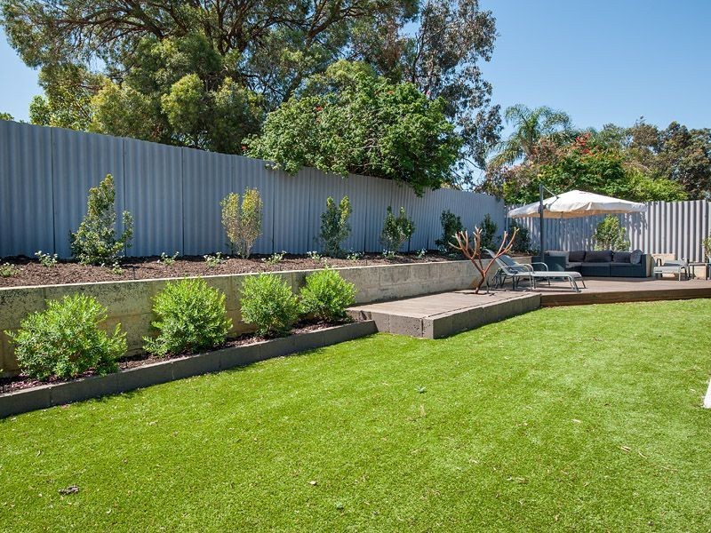 21 Gladstone Road, Leeming WA 6149