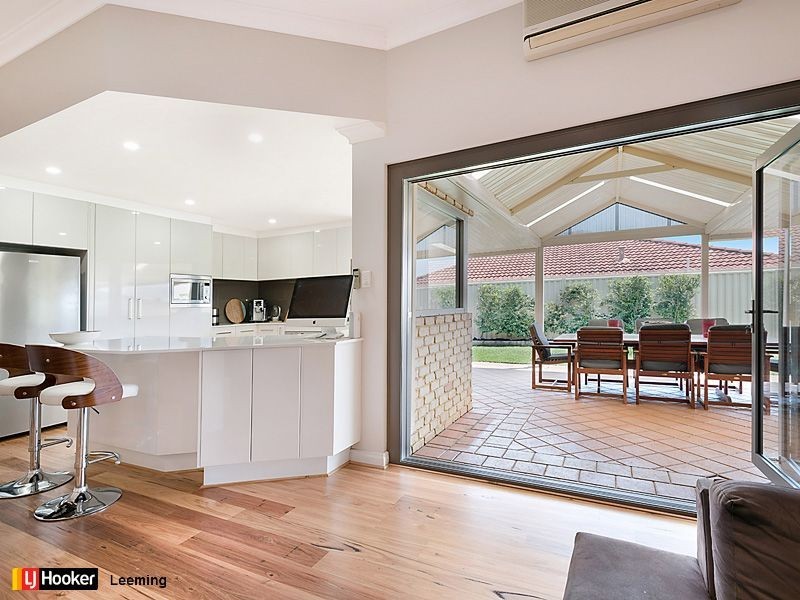 7 Greenlea Rise, Leeming WA 6149