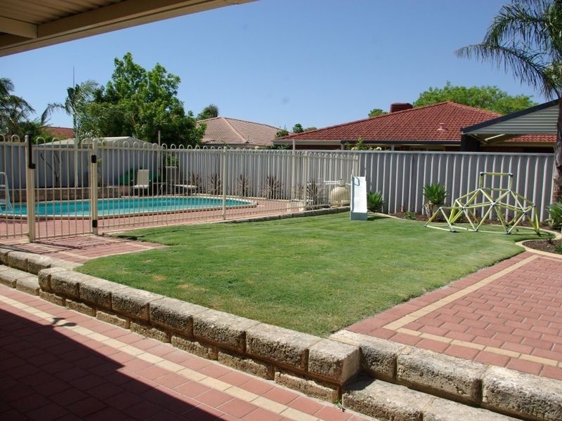 118 Brenchley Drive, Atwell WA 6164