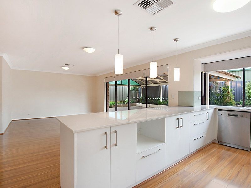 30 Shea Grove, Leeming WA 6149