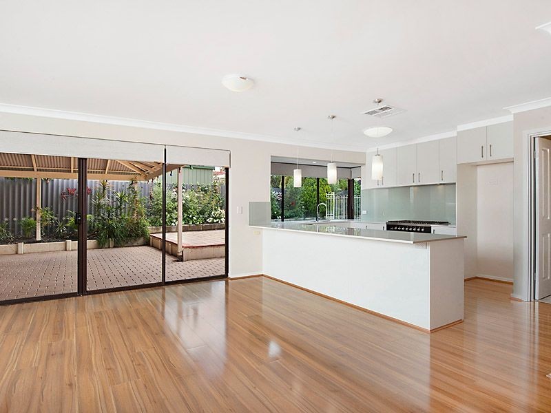 30 Shea Grove, Leeming WA 6149