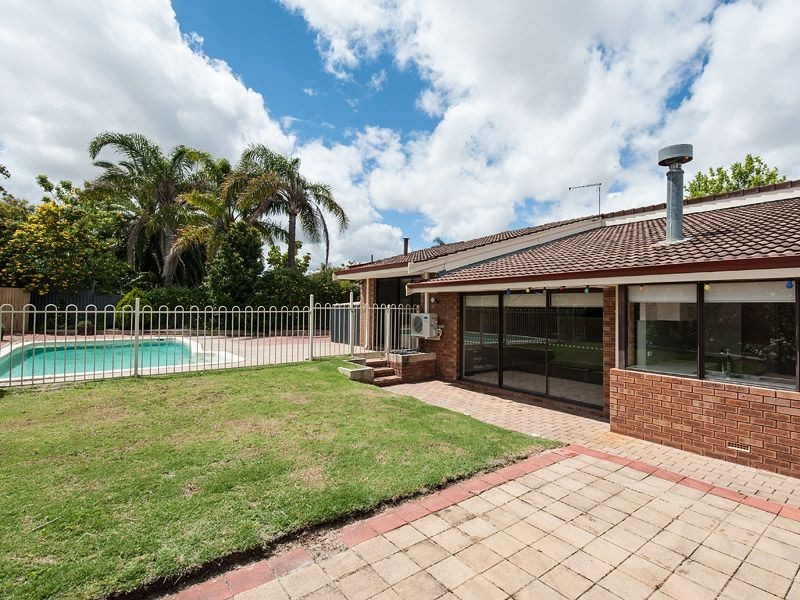 30 Shea Grove, Leeming WA 6149