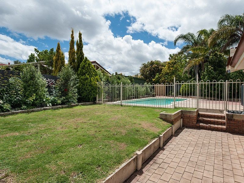 30 Shea Grove, Leeming WA 6149