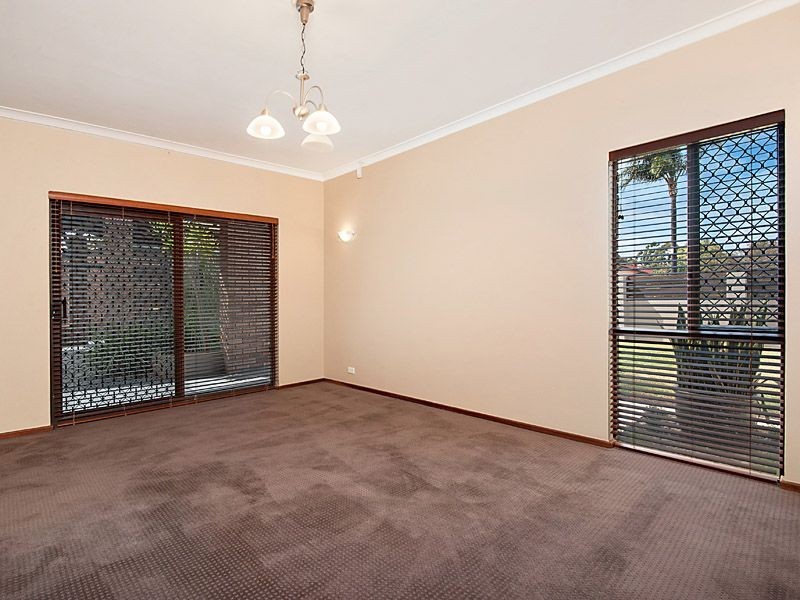 39 Gracechurch Crescent, Leeming WA 6149