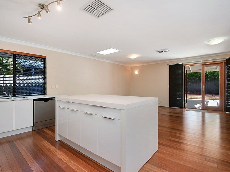 39 Gracechurch Crescent, Leeming WA 6149