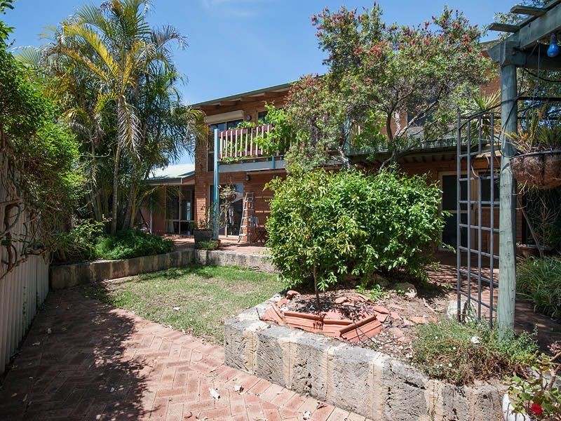 7 Rae Place, Leeming WA 6149