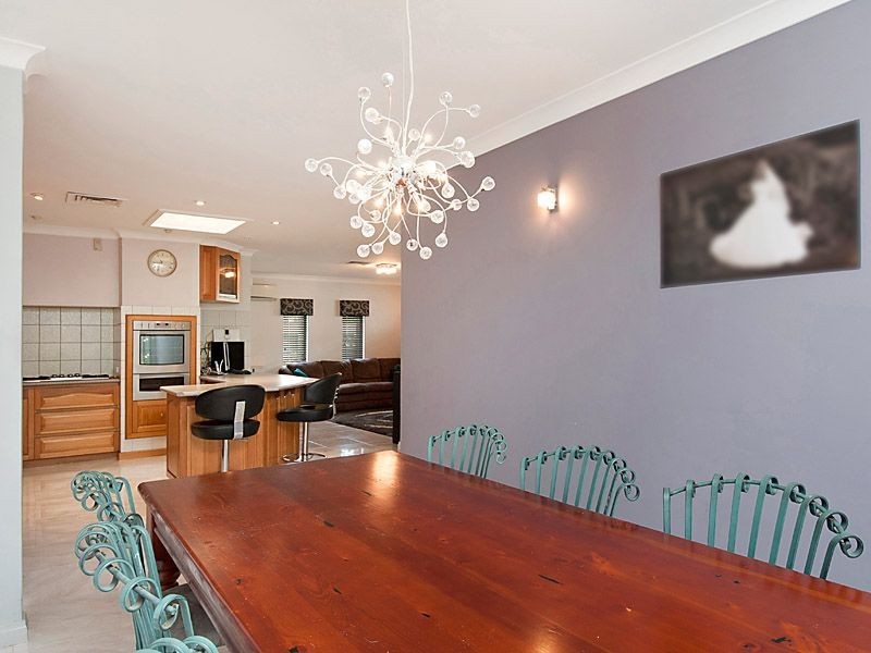 5 Silky Oak Lane, Willetton WA 6155