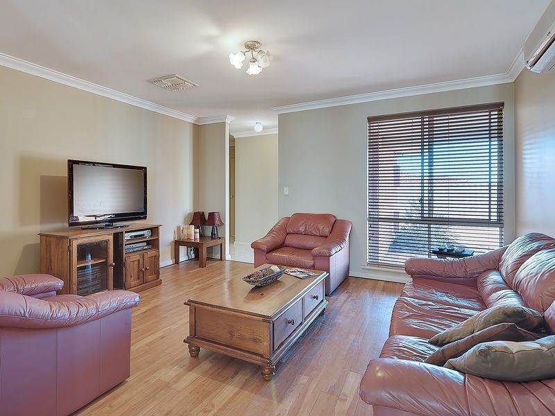 2/4 Trellis Place, Spearwood WA 6163