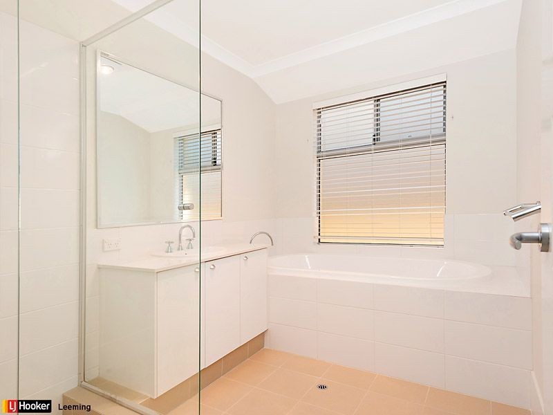 69 Barfield Road, Hammond Park WA 6164