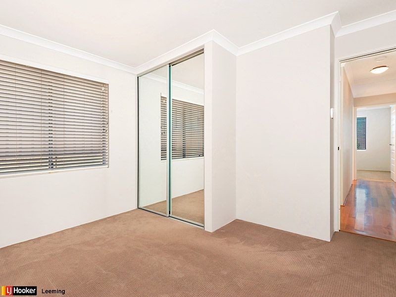 69 Barfield Road, Hammond Park WA 6164