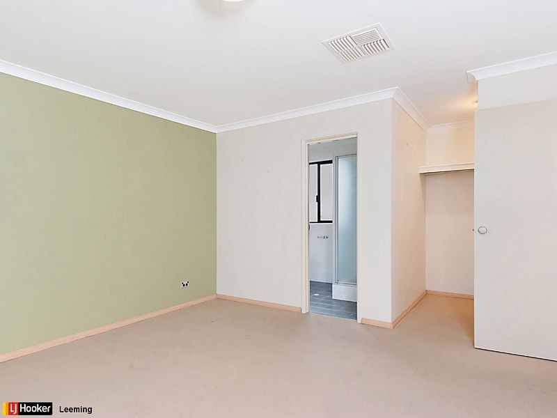 14 Hillhouse Way, Piara Waters WA 6112