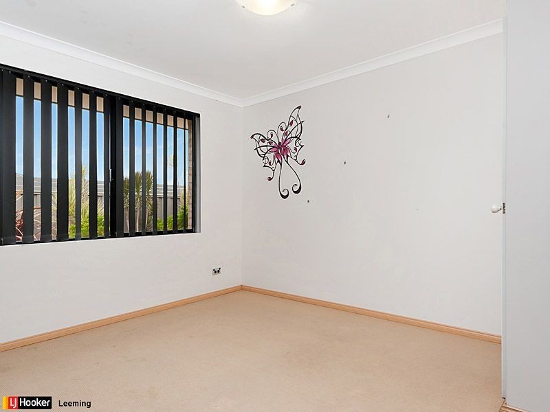 14 Hillhouse Way, Piara Waters WA 6112