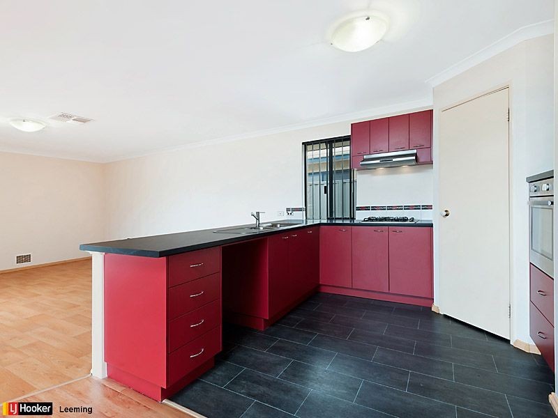 14 Hillhouse Way, Piara Waters WA 6112