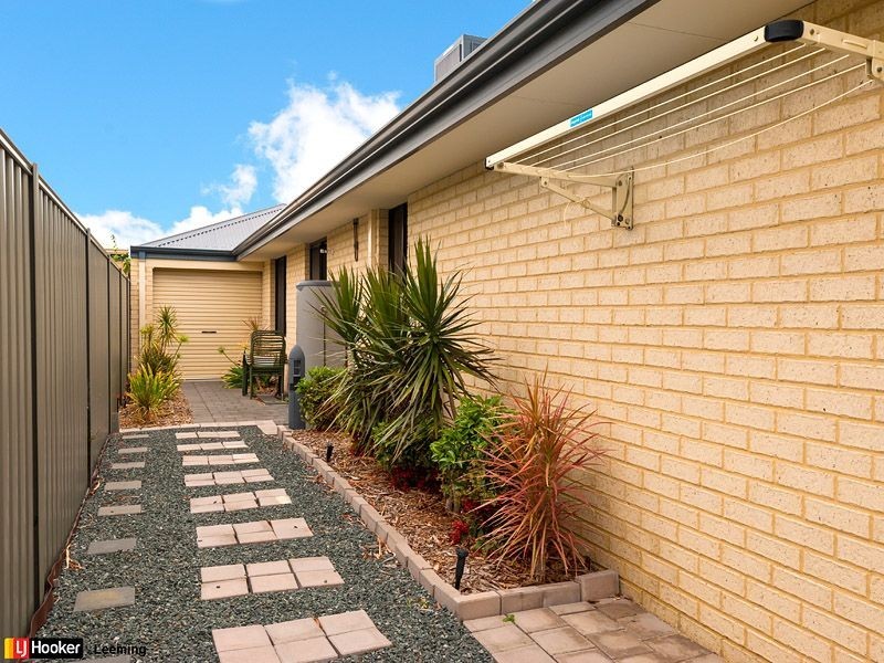 14 Hillhouse Way, Piara Waters WA 6112