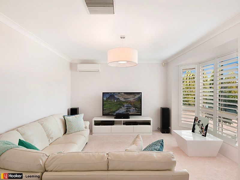 10 Sellen Court, Leeming WA 6149