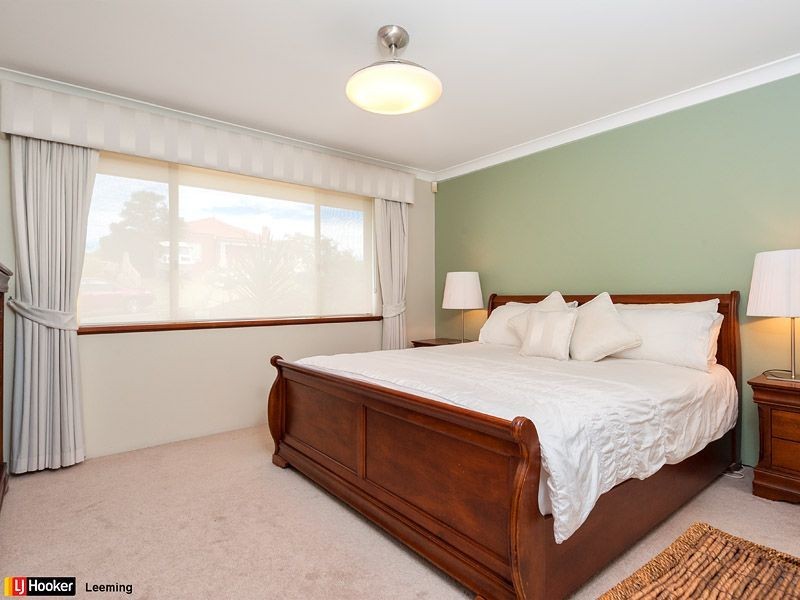 10 Sellen Court, Leeming WA 6149