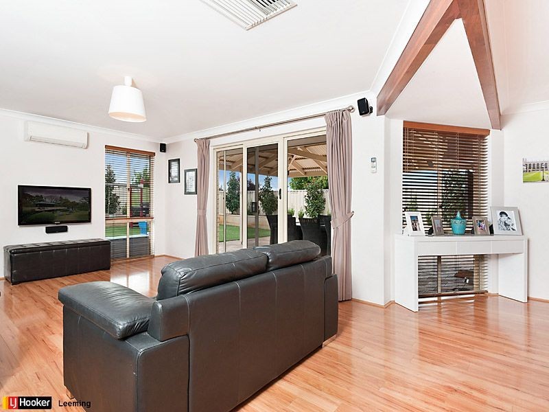 10 Sellen Court, Leeming WA 6149