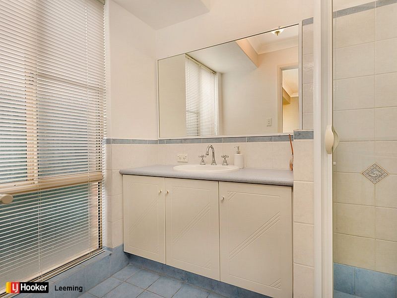 21 Underwood Grove, Kardinya WA 6163