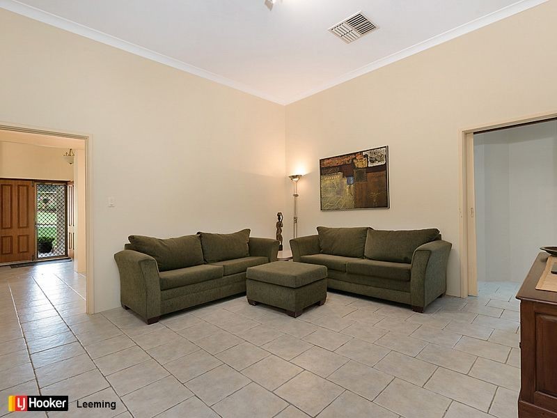 21 Underwood Grove, Kardinya WA 6163