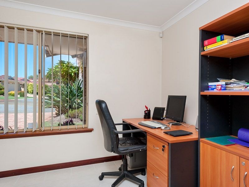 12 Olsen Court, Leeming WA 6149