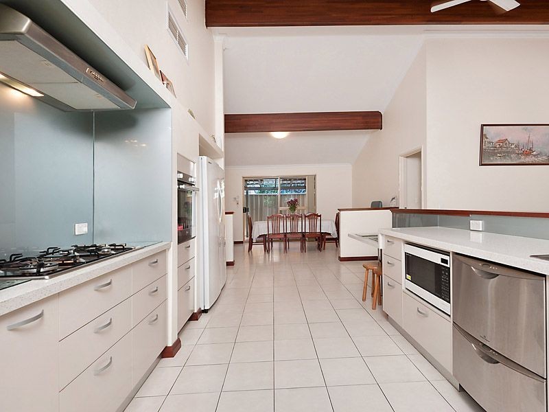 12 Olsen Court, Leeming WA 6149