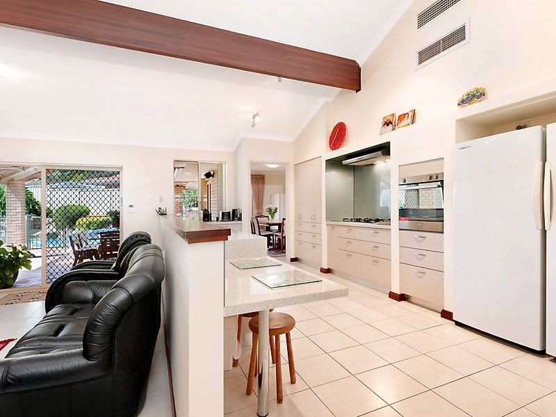 12 Olsen Court, Leeming WA 6149