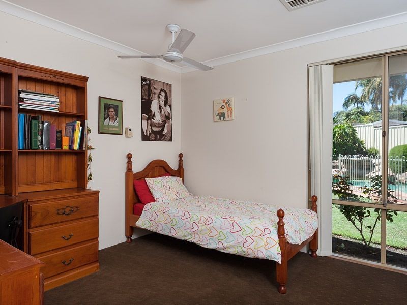 12 Olsen Court, Leeming WA 6149