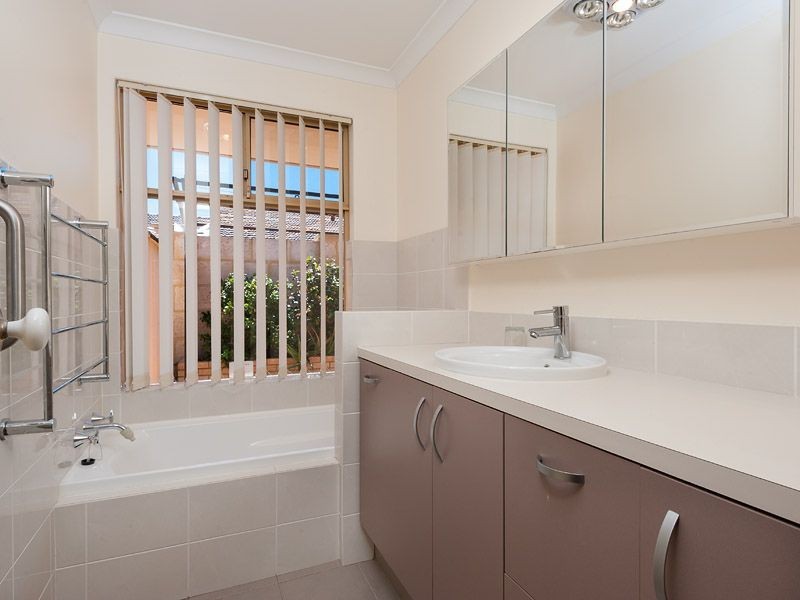 12 Olsen Court, Leeming WA 6149