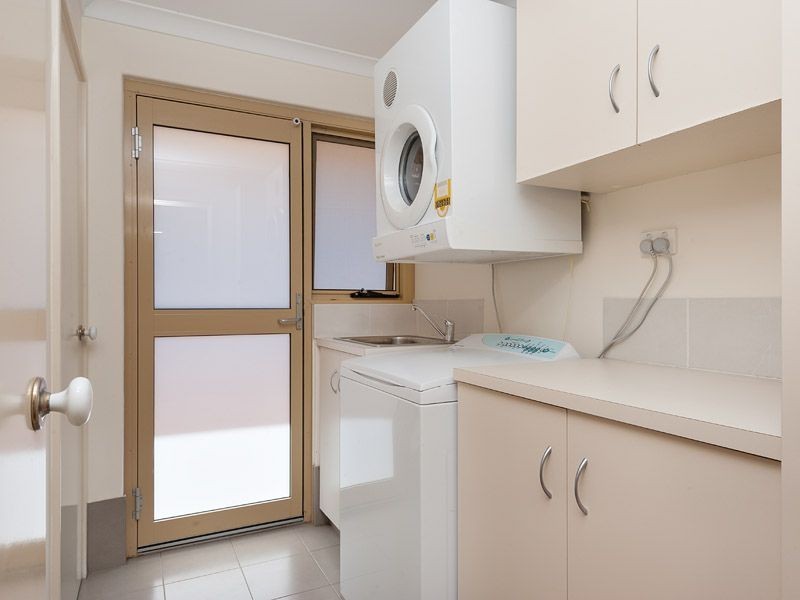 12 Olsen Court, Leeming WA 6149