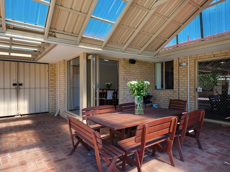 12 Olsen Court, Leeming WA 6149