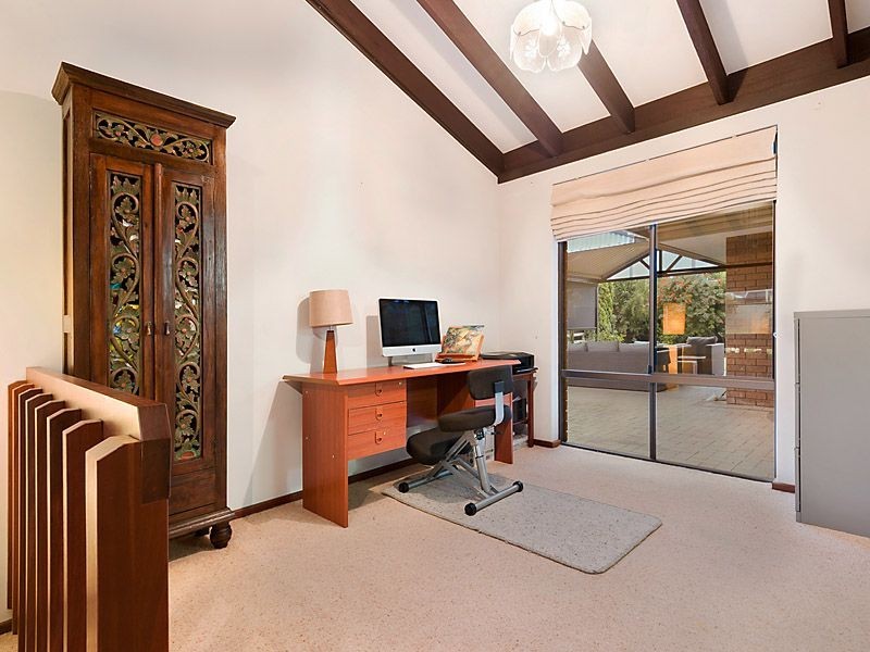 43 Gladstone Road, Leeming WA 6149