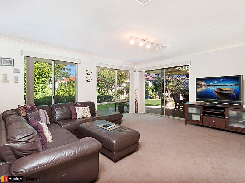 18 Turnbury Park Drive, Jandakot WA 6164