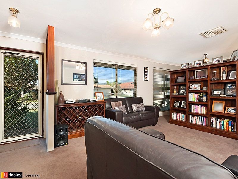 18 Turnbury Park Drive, Jandakot WA 6164