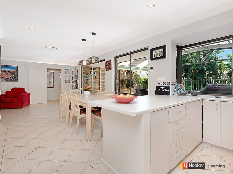 8 Meharry Road, Leeming WA 6149