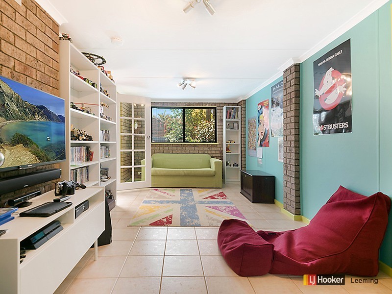 8 Meharry Road, Leeming WA 6149