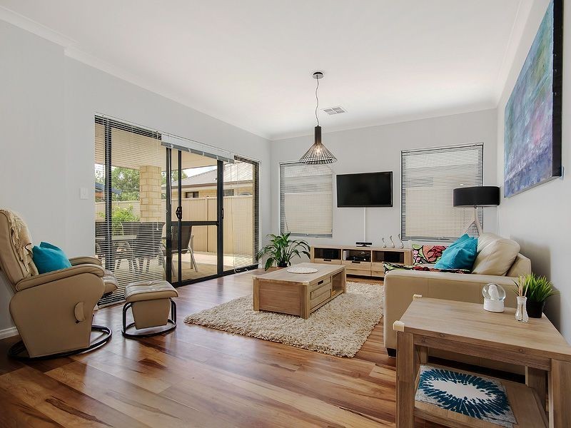 25 Hayeswater Circuit, Waikiki WA 6169