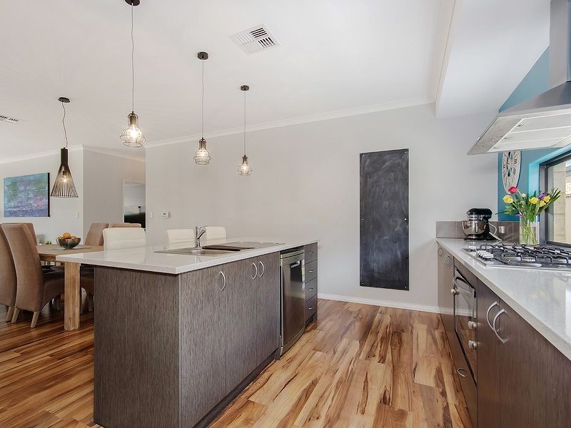 25 Hayeswater Circuit, Waikiki WA 6169