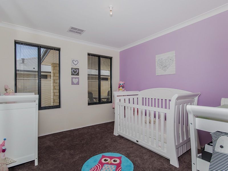 25 Hayeswater Circuit, Waikiki WA 6169
