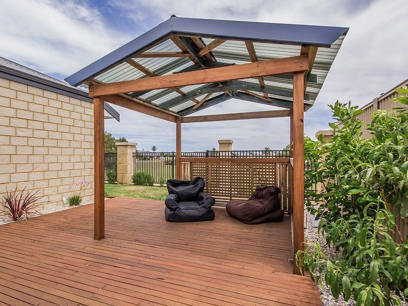 25 Hayeswater Circuit, Waikiki WA 6169