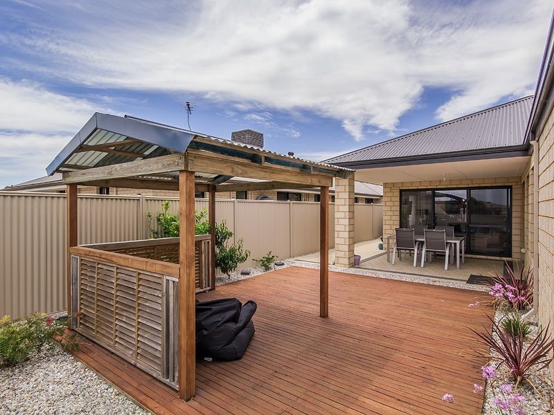 25 Hayeswater Circuit, Waikiki WA 6169