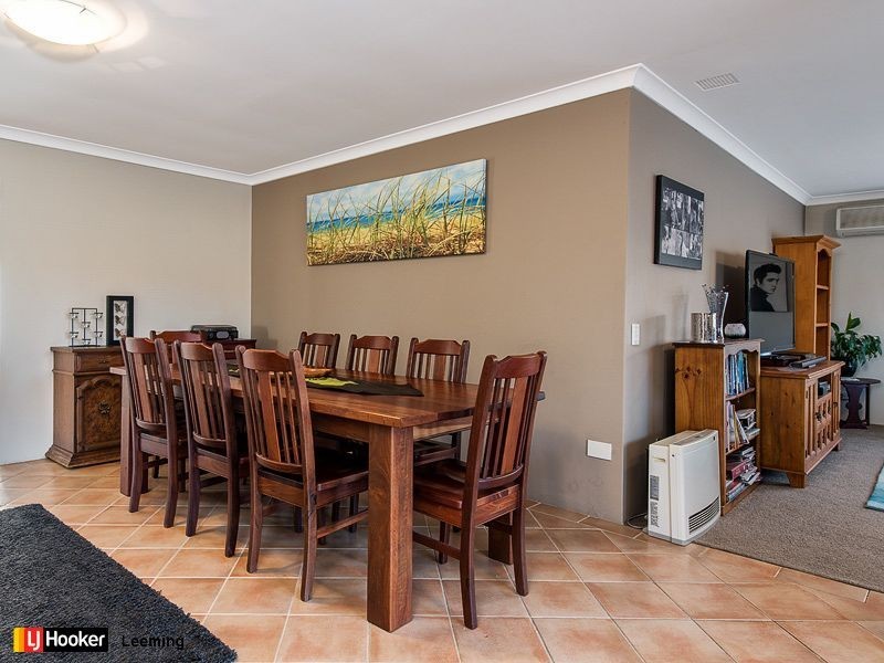 28 Pennlake Drive, Spearwood WA 6163