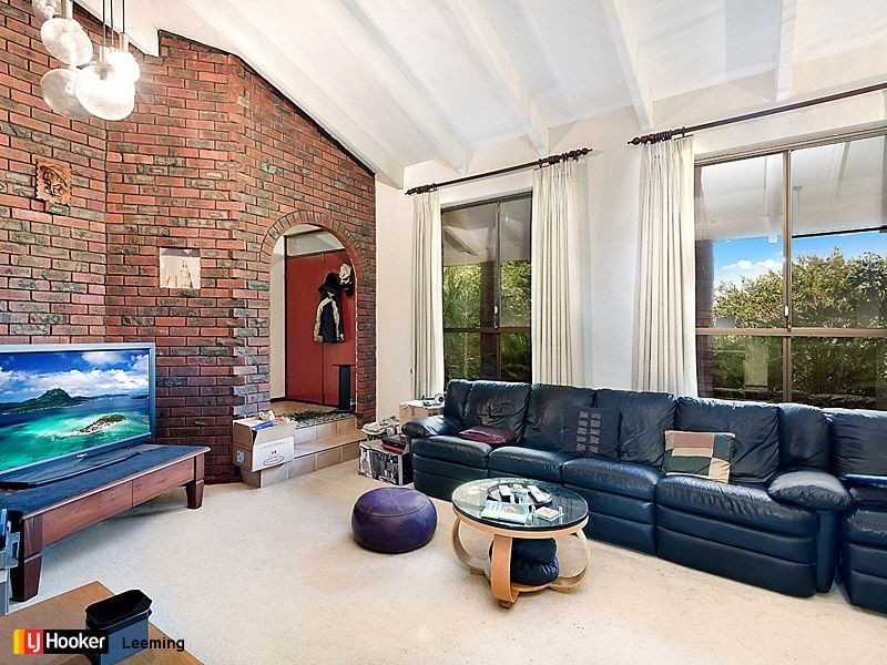 6 Loris Way, Kardinya WA 6163