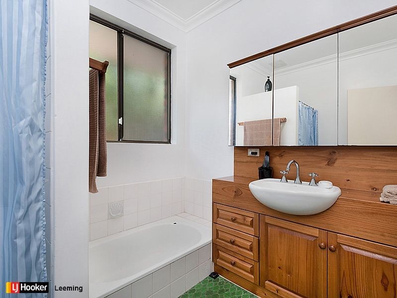6 Loris Way, Kardinya WA 6163