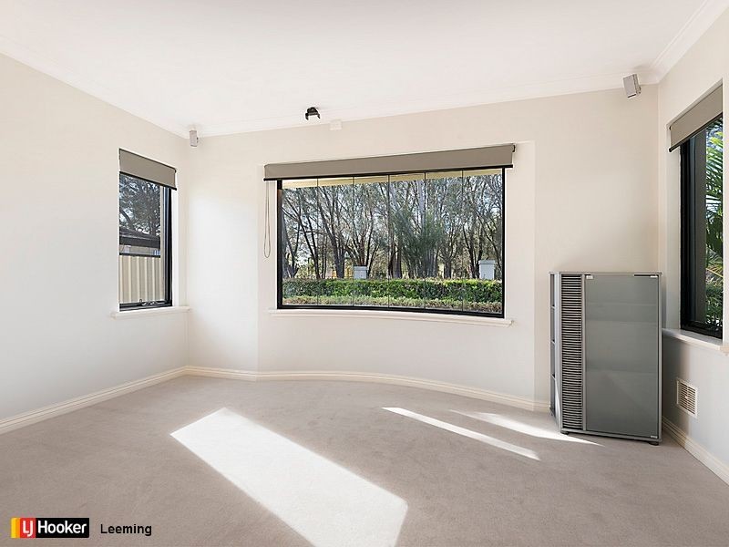 8 Atkinson Gardens, Leeming WA 6149