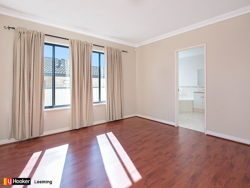 8 Atkinson Gardens, Leeming WA 6149