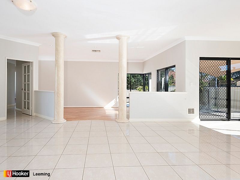 8 Atkinson Gardens, Leeming WA 6149