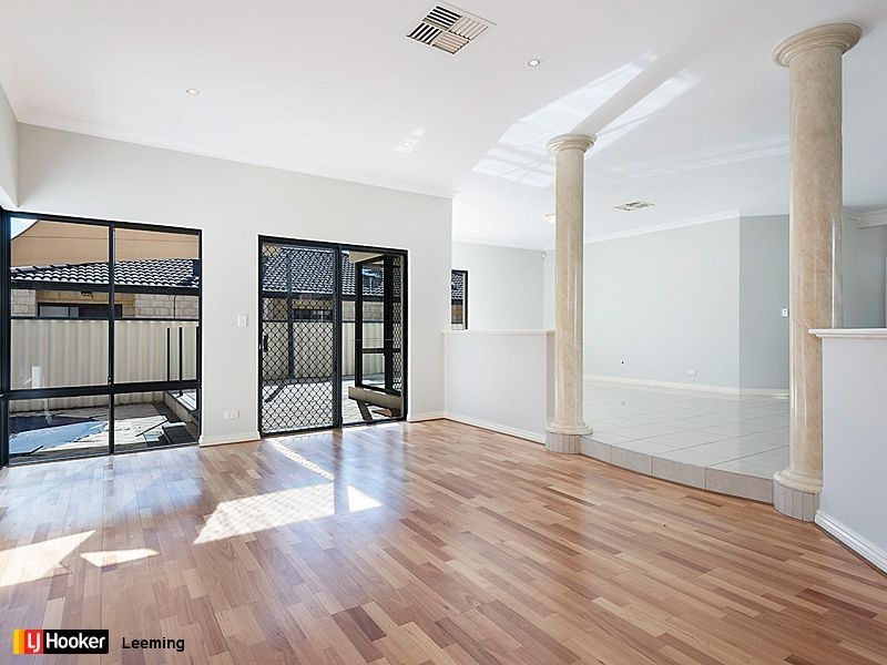 8 Atkinson Gardens, Leeming WA 6149