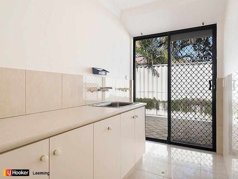 8 Atkinson Gardens, Leeming WA 6149